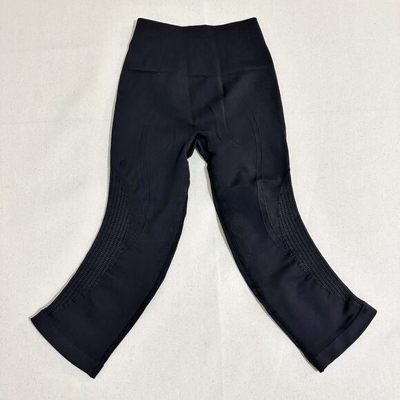 Lululemon Flow & Go Crop Black Size 2 Seamless Leggings Capri - Picture 1 of 7